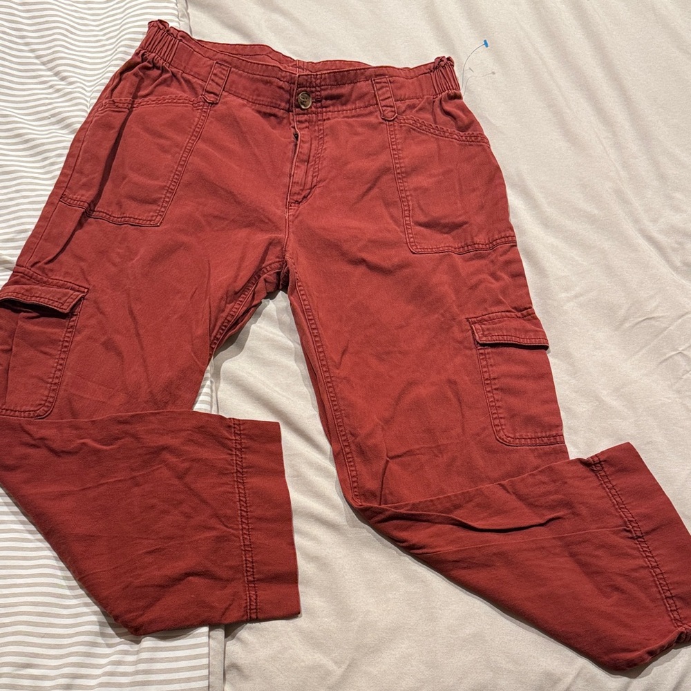 Old‎ Navy Women's Cargo Pants in Rust Red